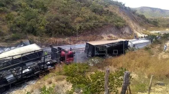 ۸ کشته و ۶۴ زخمی در تصادف زنجیره‌ایِ برزیل
