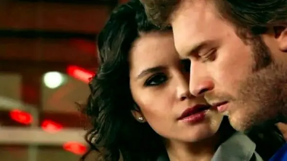 لباس عروس فوق العاده برن سات بازیگر نقش سمر عشق ممنوع / 15 سال پیش!