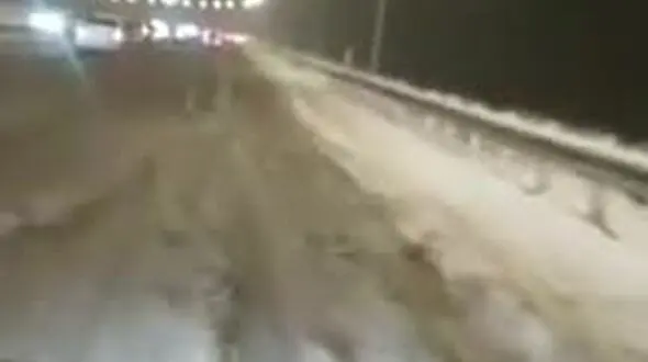 فیلم و عکس از وضعیت بارش برف در جاده ها شمال و قزوین / جاده چالوس مسدود شد