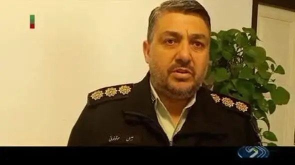 فیلم تخریب قفل مغازه های تهران توسط مردان سیاهپوش / اقدام ضربتی پلیس 