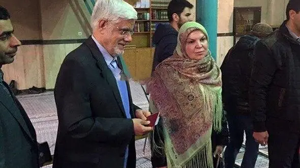 حضور خانوادگی ظریف، عارف و محسن هاشمی با ظاهری متفاوت در جماران + تصاویر