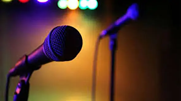 فیلم  خوانندگی و حرکات موزون خانم بازیگر خاطره ساز ایران + عکس