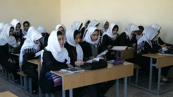 بهانه عجیب طالبان برای ممانعت از تحصیل دختران / لباس ندارند!