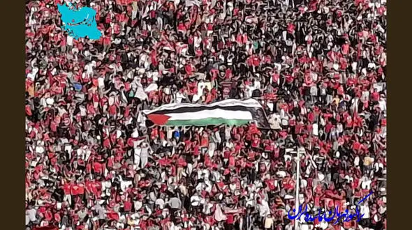 اهتزاز پرچم فلسطین در جشن قهرمانی تراکتور