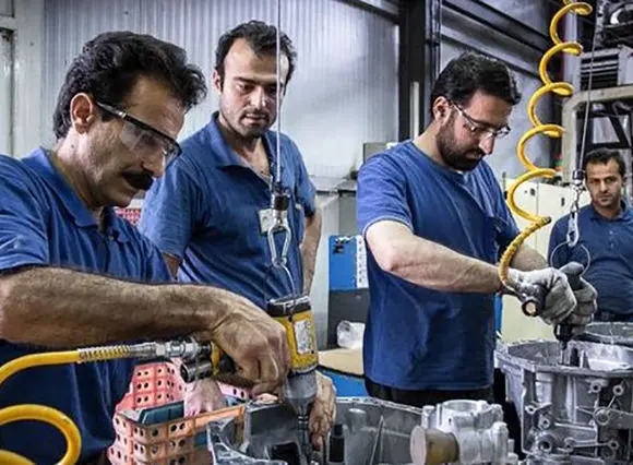 هزینه سبد معیشت کارگران به ۴۷ میلیون تومان رسید؛ حقوق فقط ۴۴ درصد آن را پوشش می‌دهد / تعلل شورایعالی کار در برگزاری جلسات، نقض آشکار قانون است