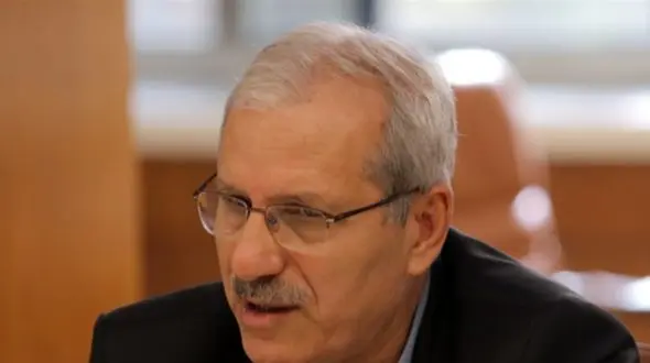 انتقاد تند مدیرسرشناس فوتبالی از رئیس هلال احمر!