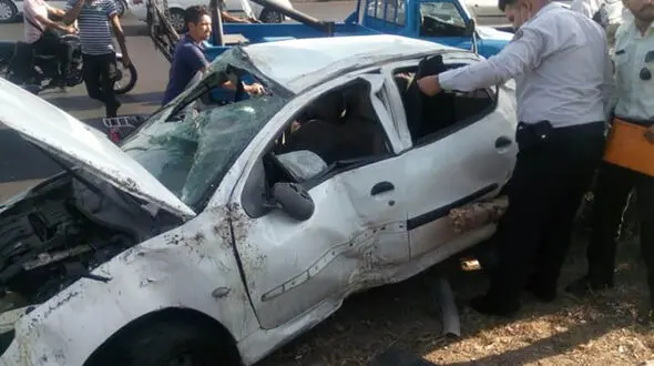 نجات معجزه آسای راننده پژو 206 در بزرگراه بابایی + عکس