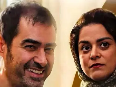 فیلم / صمیمیت غزل شاکری و شهاب حسینی در یک مکان عمومی 