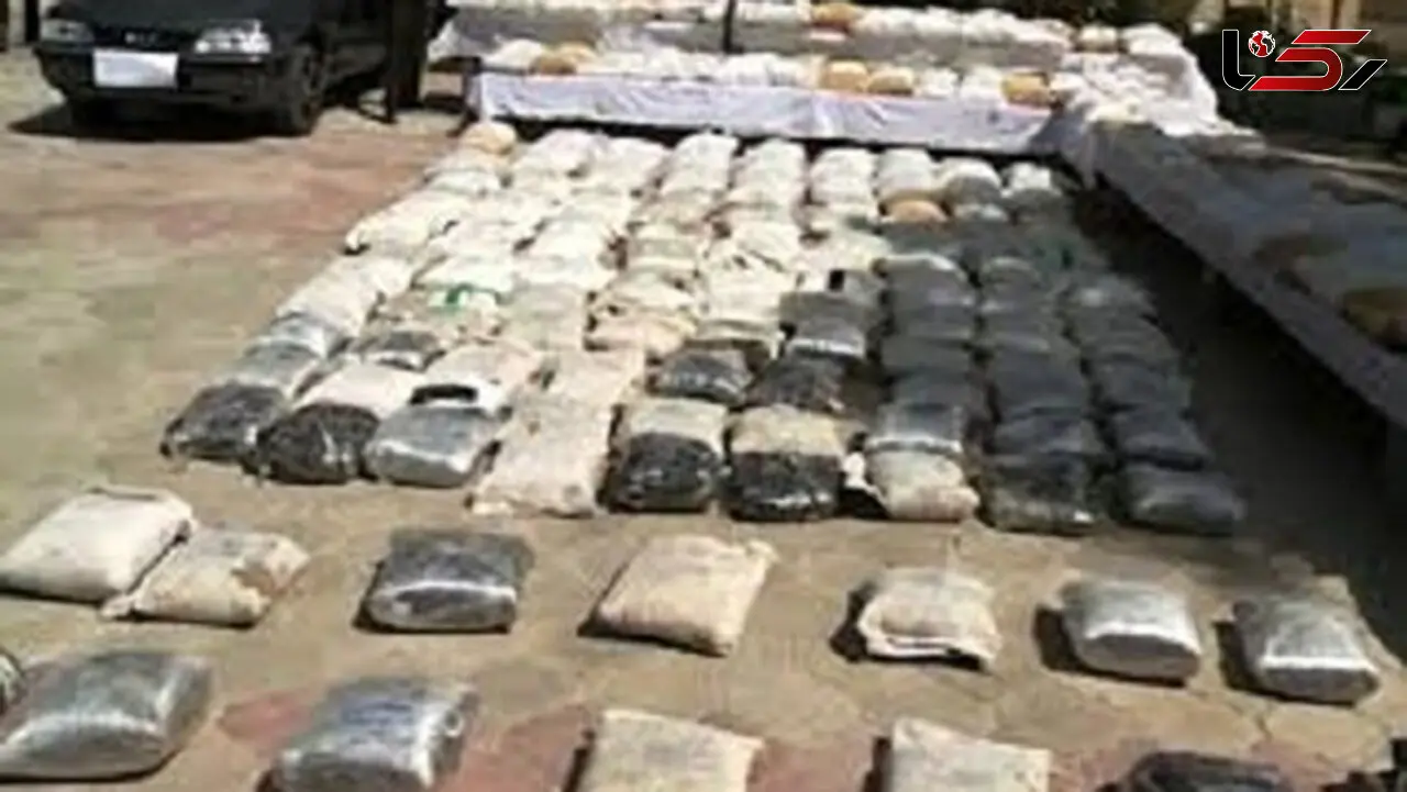 کشف یک تن مرفین از خودروی حامل کود در جیرفت