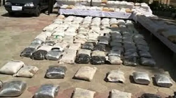 کشف یک تن مرفین از خودروی حامل کود در جیرفت
