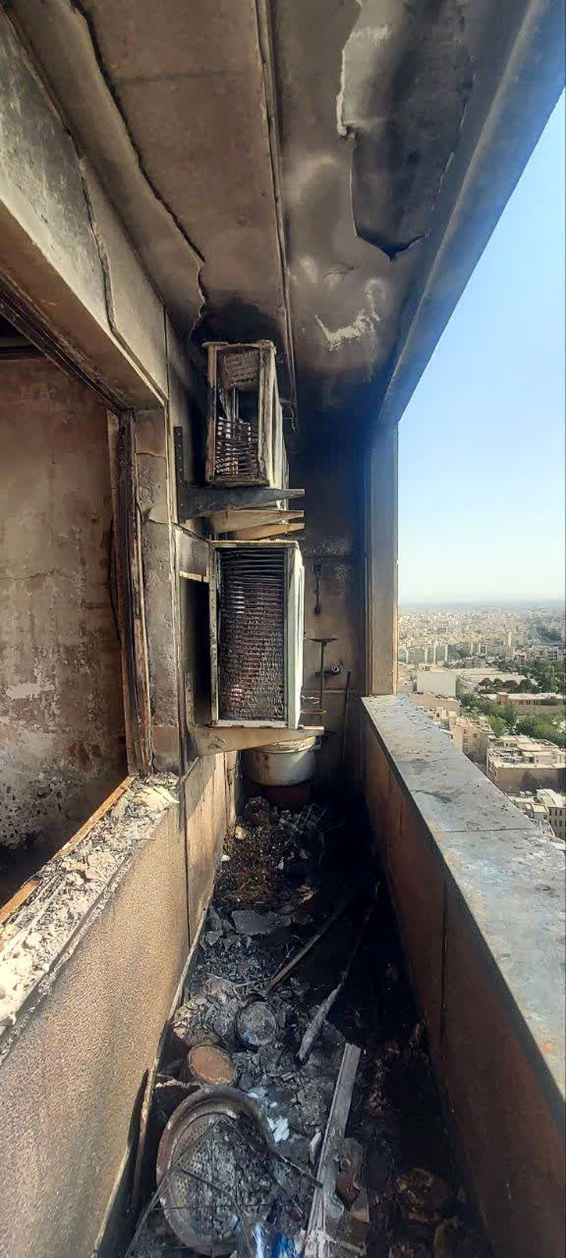 حریق آپارتمان  طبقه۱۶ خ مرودشت
