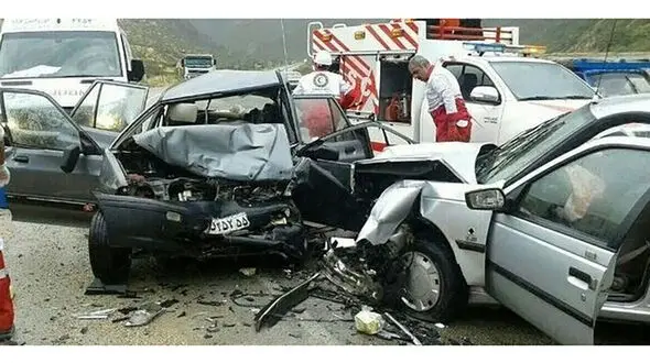مصدوم شدن ۱۱ نفر در ۲ تصادف جاده ای در گیلان