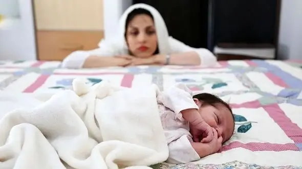 افسردگی پس از زایمان؛ عامل خاموشی که مادران را اسیر می کند