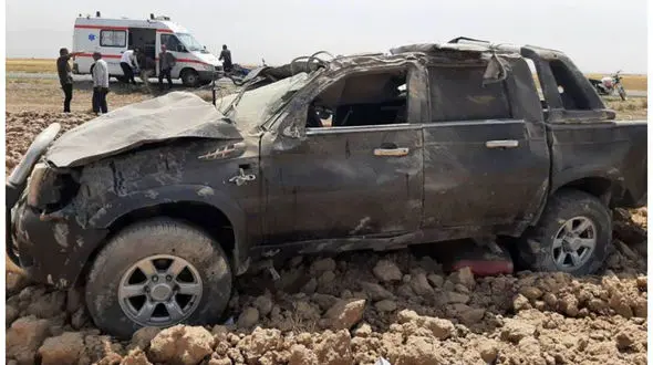 3 عکس باورنکردنی از کاپرا واژگون شده در نیشابور / اورژانس به موقع رسید