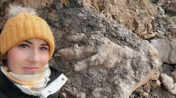 کشف ردپای یک حیوان عظیم الجثه  + عکس رد پای یک متری