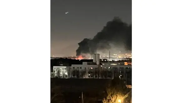 ساختمان مجلس قدیم تهران مورد حمله قرار گرفت