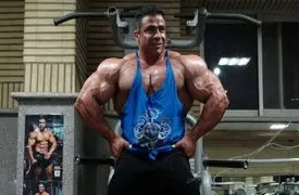 فیلم / تذکر جدی بیت الله عباسپور، کوه عضله ایران به یک دختر خارجی در مسترالمپیا: من مسلمانم به من دست نده/ روحش شاد