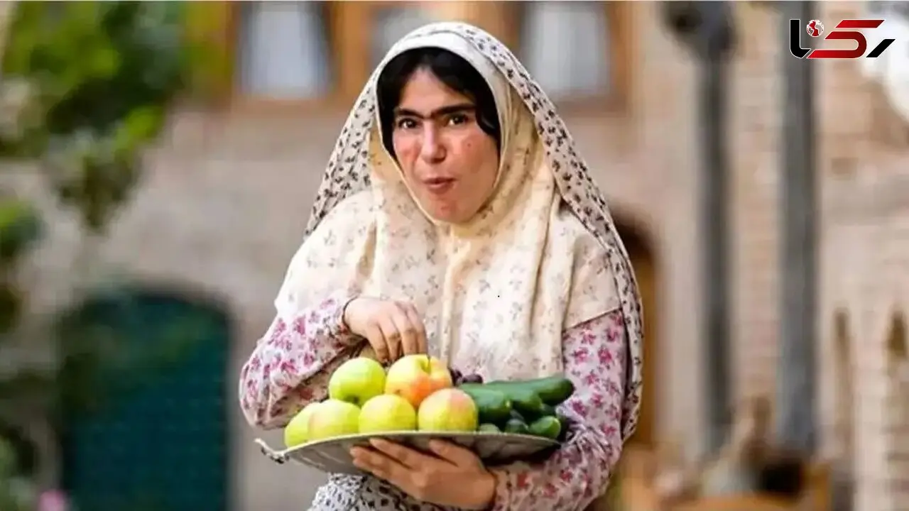 طاووس سریال بامداد خمار بیرون سریال با لباس های تابستانی وسط بیابان / چه قدر متفاوت از سریاله!