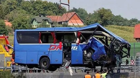 تصادف اتوبوس در جمهوری چک با بیش از 20 زخمی