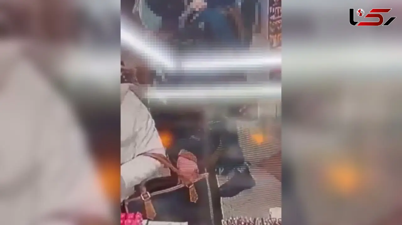 فیلم سرقت سرقت برق‌آسای گوشی از کیف یک زن توسط نوجوان تهرانی