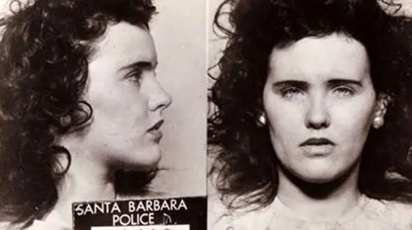 قتل مرموز زنی به نام کوکب معروف به کوکب سیاه ! / قاتل از وسط نصفش کرده بود + عکس ها و ماجرای باورنکردنی