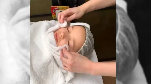 این زن مشهور خودش را به دکتر خون آشام سپرد +عکس