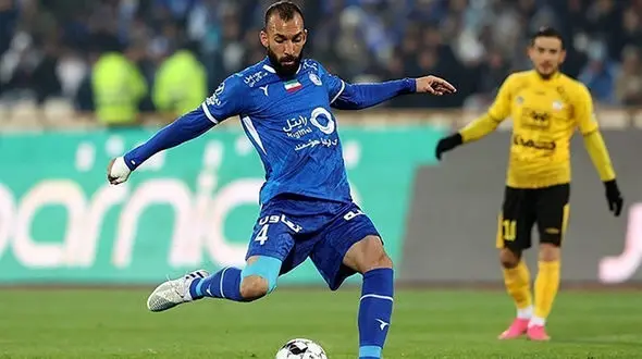 روزبه چشمی برابر هوادار محروم نیست