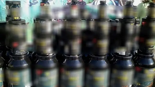 کشف 16 هزار قوطی پودر بدنسازی تقلبی در تهران