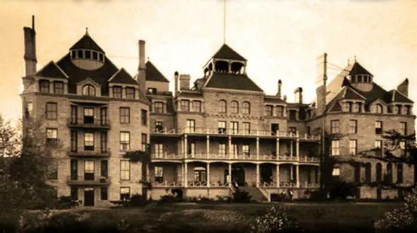 راز اتاق های ترسناک هتل کریسنت! + عکس