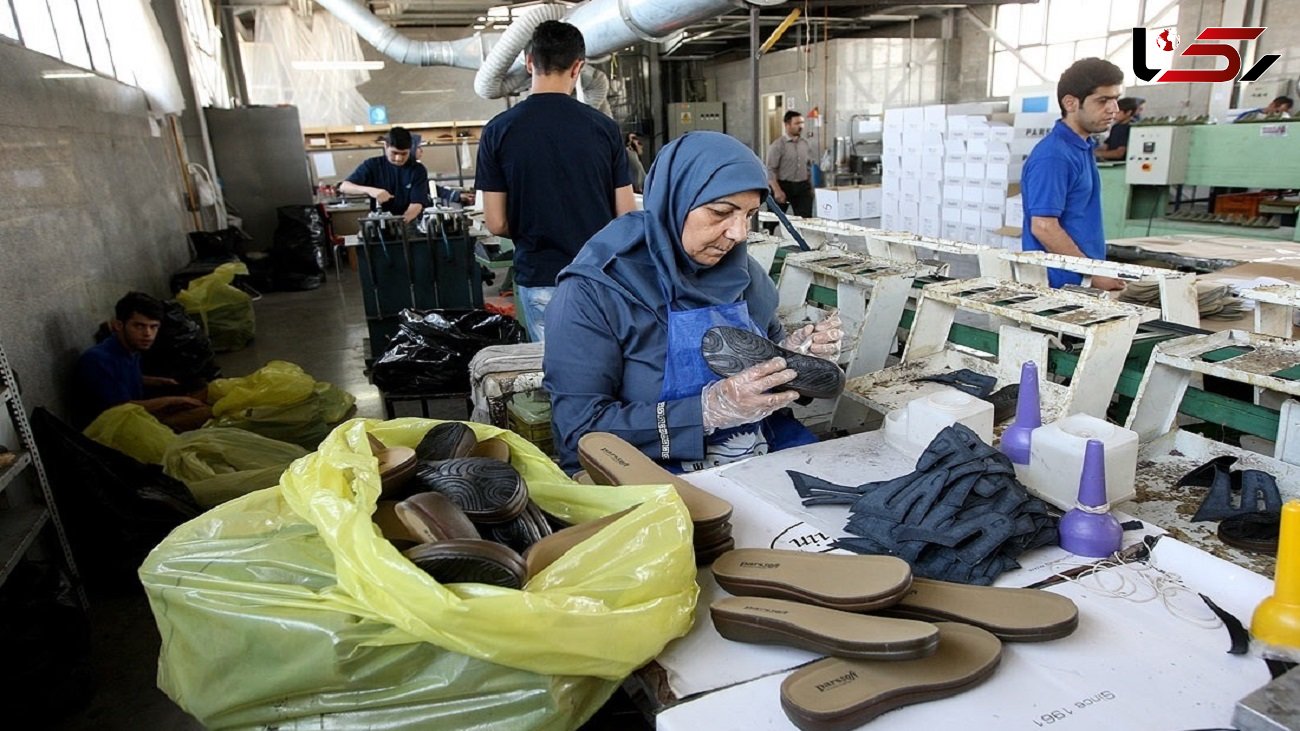 90 درصد کارگران کفاشی بیمه نیستند / 95 درصد کافرمایان تولید کفش با کارگران قرارداد نمی بندند 