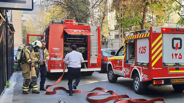 آتش سوزی در ساختمان خبرگزاری رکنا / آتش نشانان به موقع رسیدند