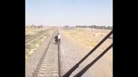 خودکشی زن تهرانی با پریدن جلوی قطار + فیلم