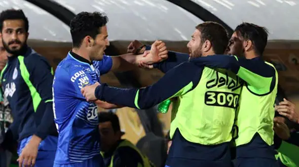 با تصمیم علیرضا منصوریان؛ نورافکن تا اطلاع ثانوی اجازه تمرین با استقلال را ندارد