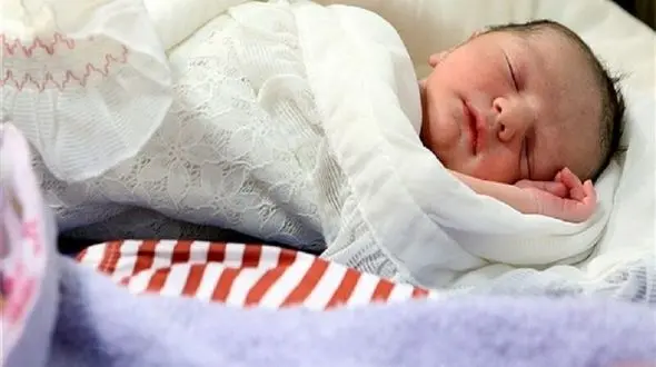 این نوزاد زیبا را می شناسید؟ / پلیس مهاباد دنبال مادر اوست! +اولین عکس