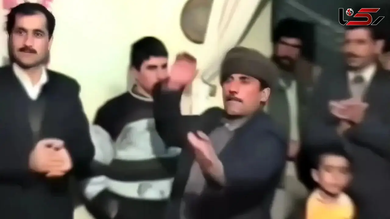فیلم/آواز شاد؛ تو عروسی دهه 50 پیرمرد و رفقاش چه رقص جون داری میکنن فقط قیافه دوماد