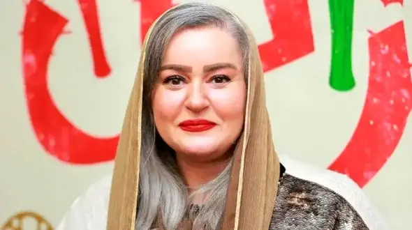 فیلم / درخشندگی خانم بازیگران در بین مردم با استایل های زیبا /  نعیمه نظام دوست باز بیشنر به چشم آمد