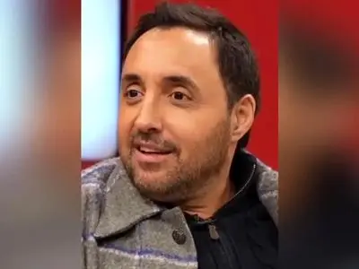 فیلم / امیرمهدی ژوله رسما آبروی امیرحسین رستمی  را برد / خاطره غش آور با مهران مدیری  ...