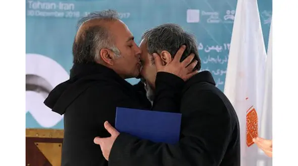 آقای بازیگر بر چشمان یک نابینا بوسه زد+عکس