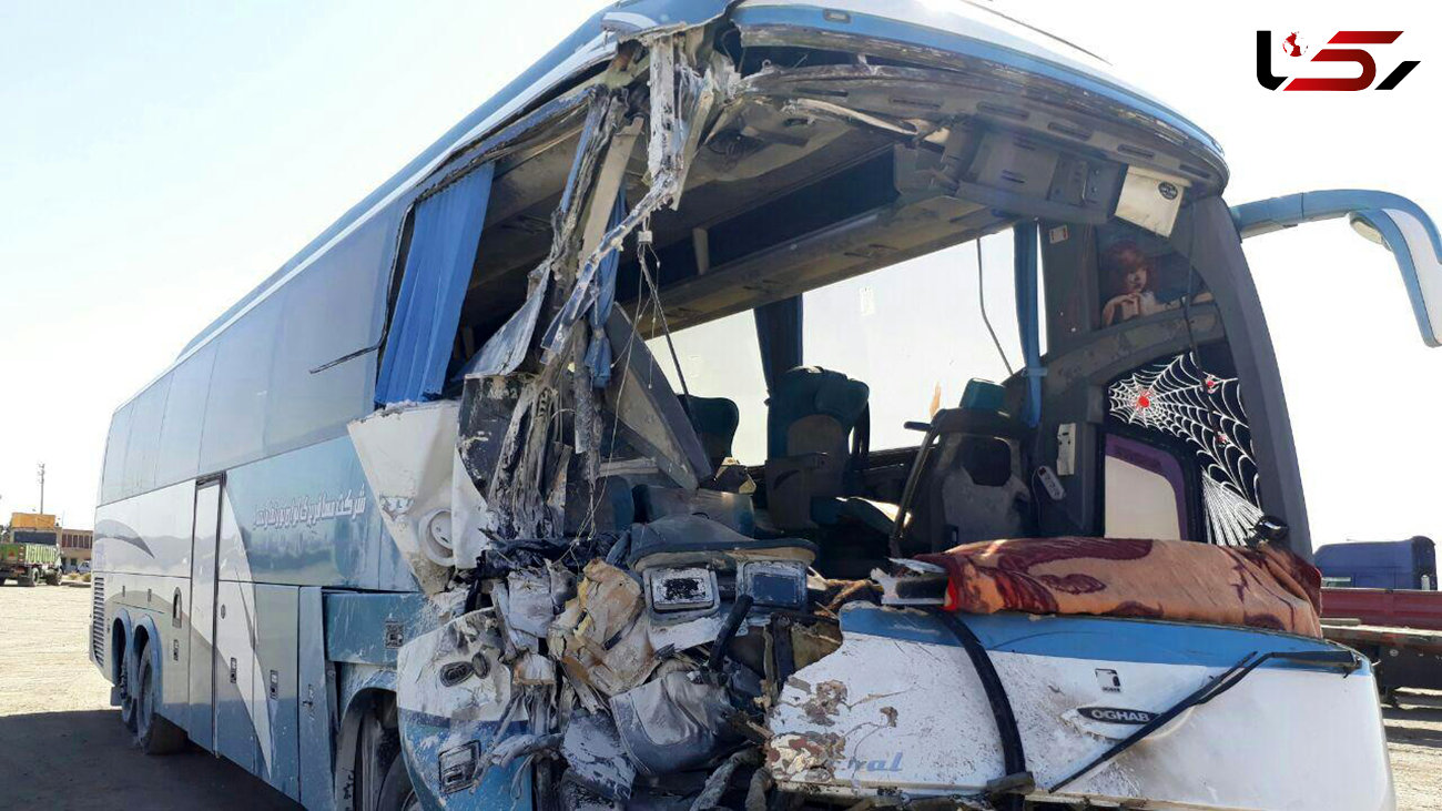 تصادف اتوبوس با تانکر سوخت در راور / 9 تن مصدوم شدند