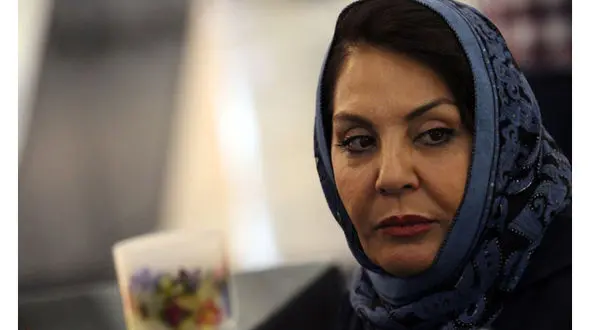 توهین زشت به خانم بازیگر معروف و پاسخ متین او+ فیلم شوک آور!