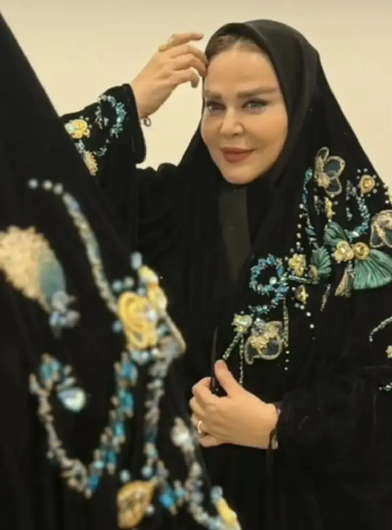 بهاره رهنما با عبای مخملی 2