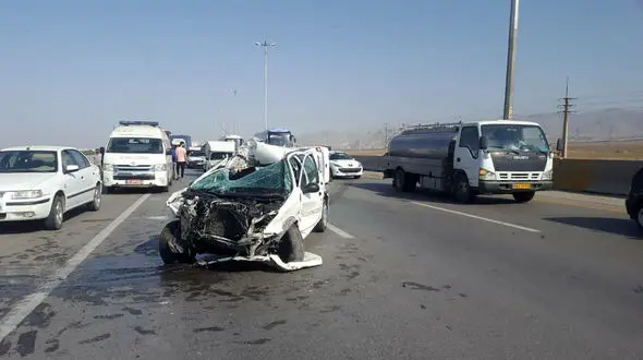 تصادف کامیون با 2 خودرو در اتوبان قزوین کرج