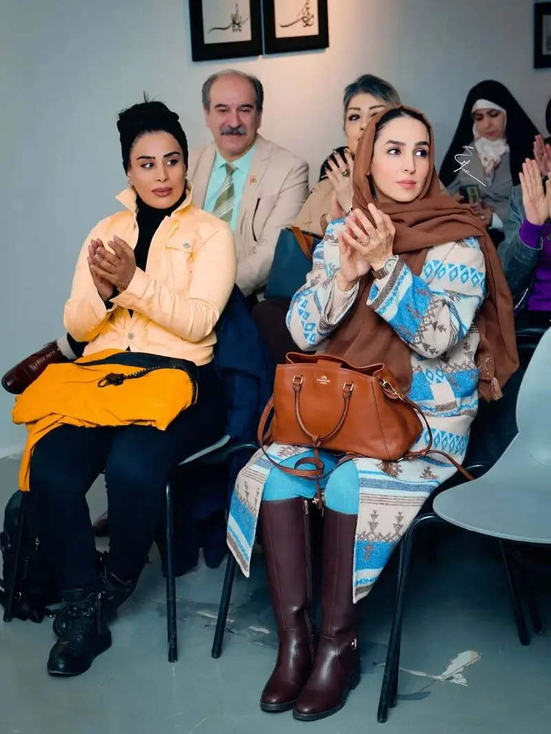 سوگل طهماسبی، بازیگر سینما و تلویزیون، در مراسم رونمایی کتاب