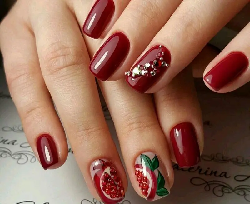 مدل ناخن یلدایی اناری شیک 1