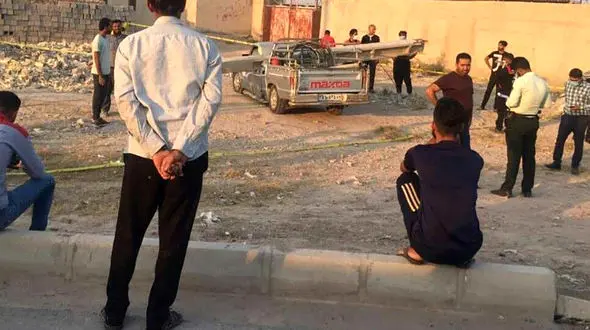 مرگ زحمتکش در سقوط تیرچراغ برق روی خودرویش + عکس تکاندهنده صحنه مرگ