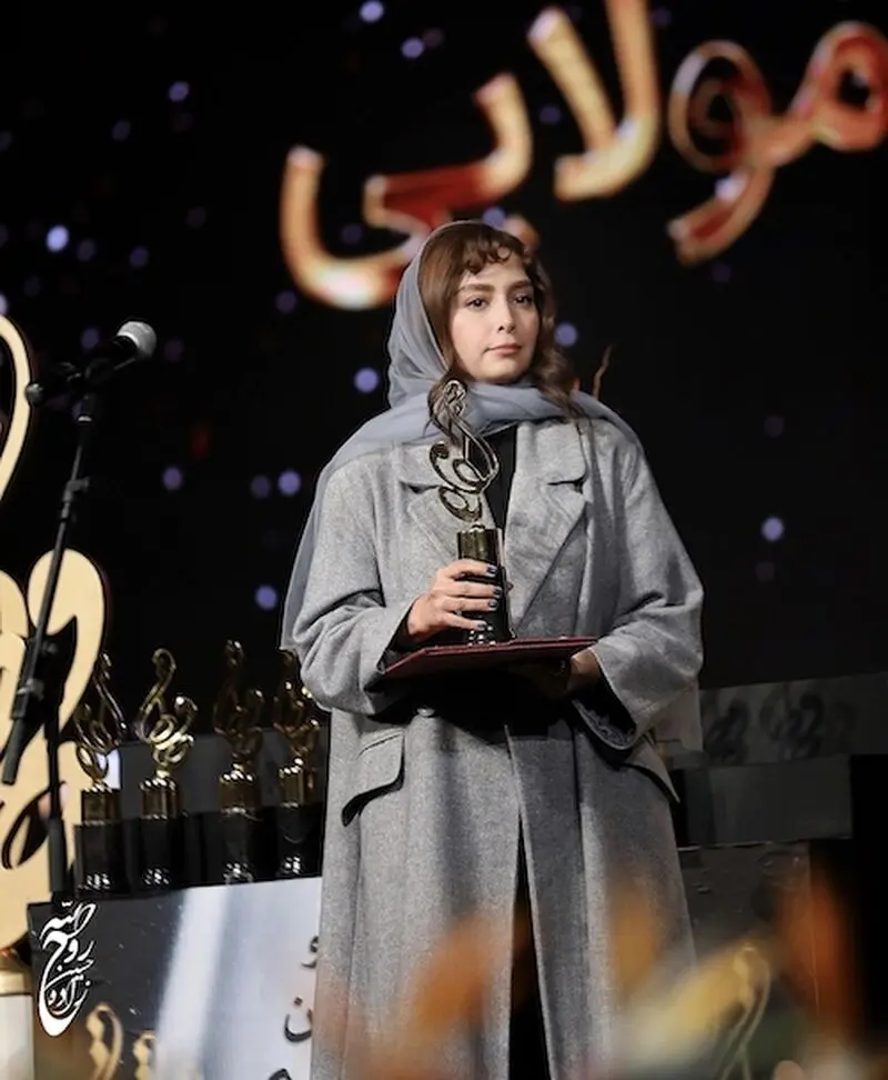 دیبا زاهدی