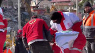 فیلم معجزه زنده ماندن کودک 2 ساله زیر آوار زلزله ترکیه / امدادگران هلال احمر ایران فرشته نجاتش بودند