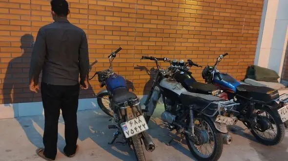 سارق موتورسیکلت های آبادان ها دستگیر شد + عکس