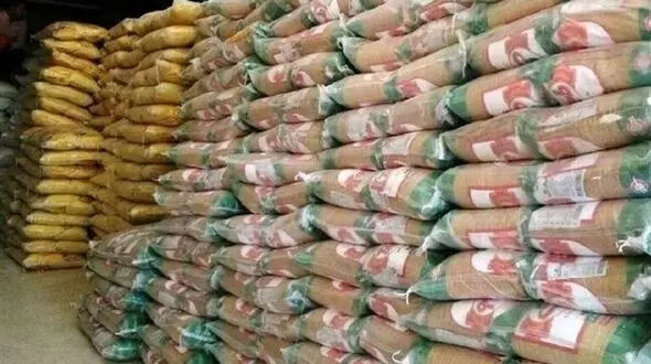 توزیع برنج و گوشت منجمد تنظیم بازار در لرستان/ این اقدامات مقطعی جوابگو بوده است؟