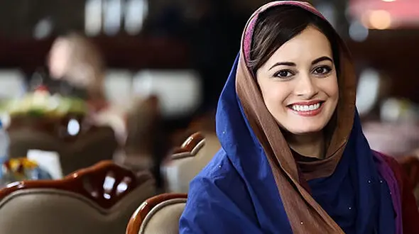 بازیگر زن «سلام بمبئی» تحت تعقیب پلیس + عکس